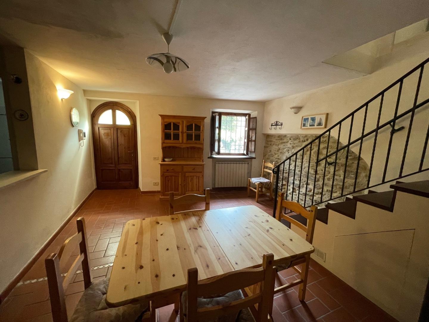 Immagine 5 di Terratetto in vendita  a Montignoso