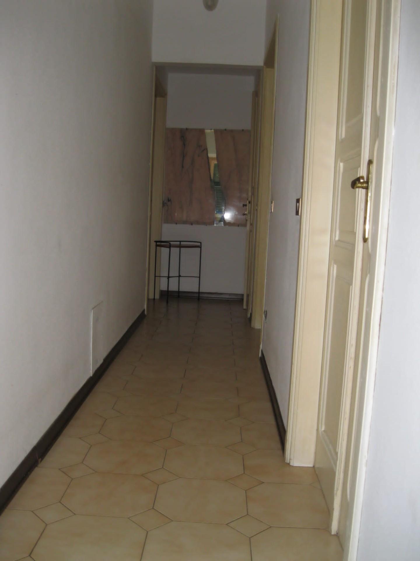 Immagine 9 di Casa semindipendente in vendita  a Carrara