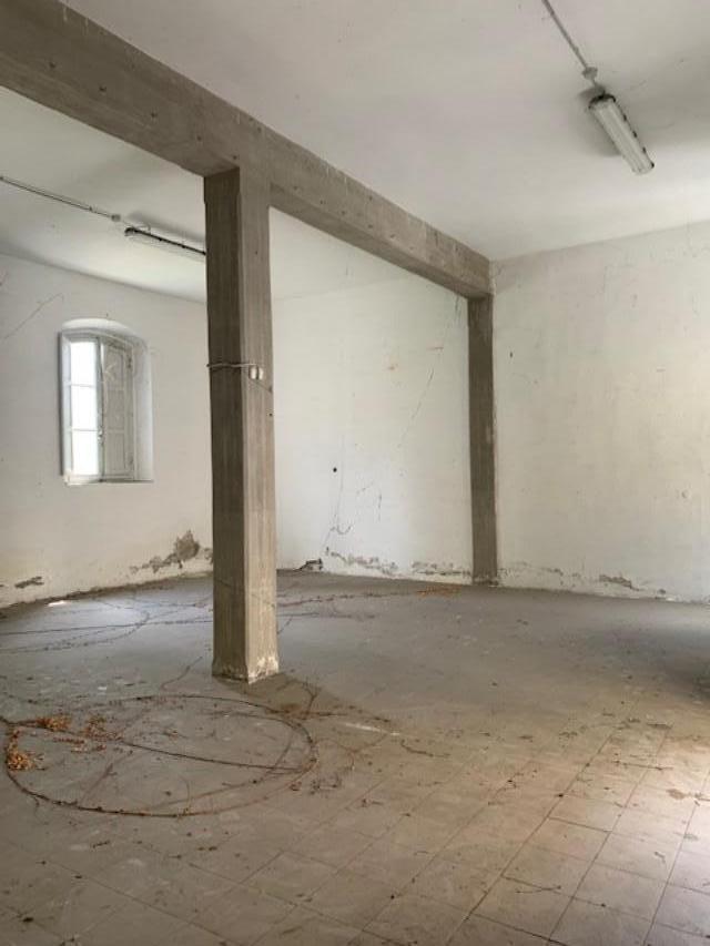 Immagine 1 di Attività artigianale in affitto  a Pontedera