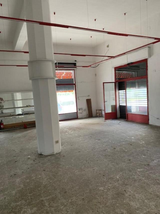 Immagine 6 di Locale commerciale in affitto  a Pontedera