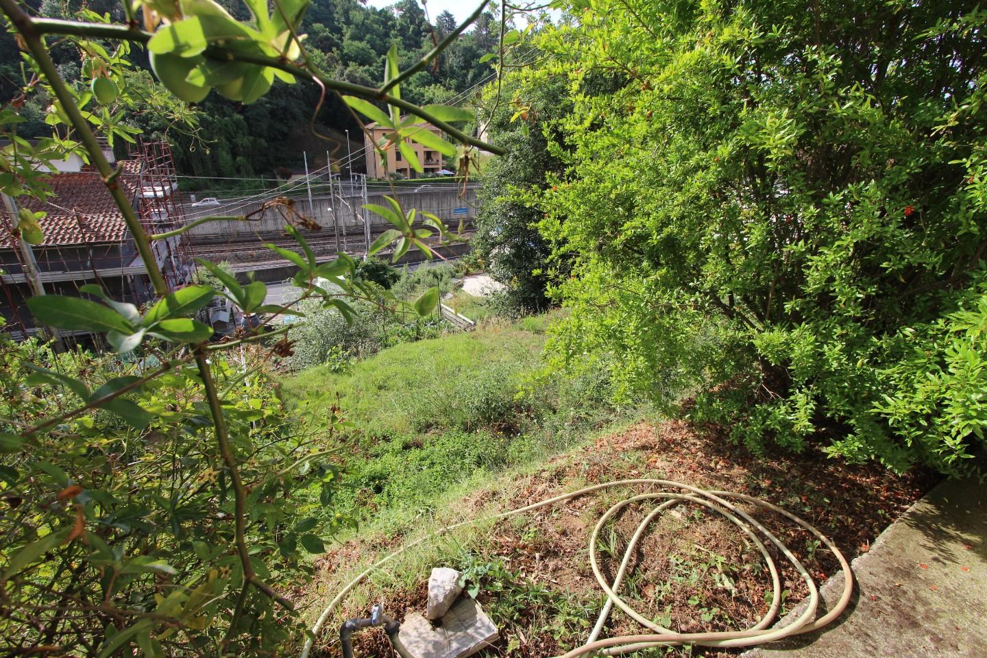 Immagine 47 di Casa indipendente in vendita  a Vezzano Ligure