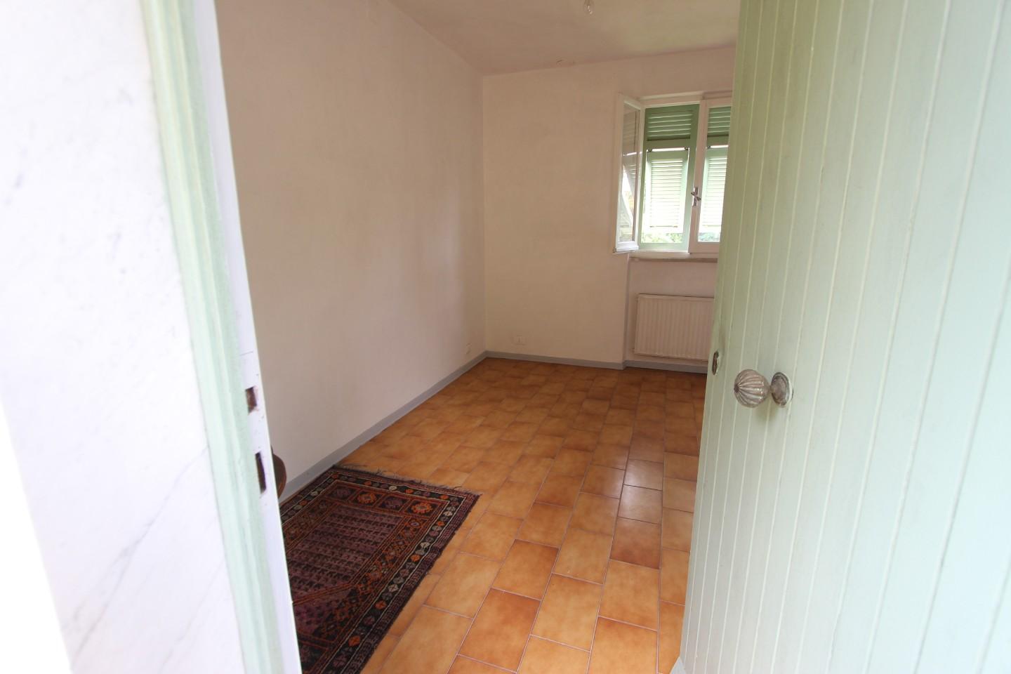 Immagine 33 di Casa indipendente in vendita  a Vezzano Ligure