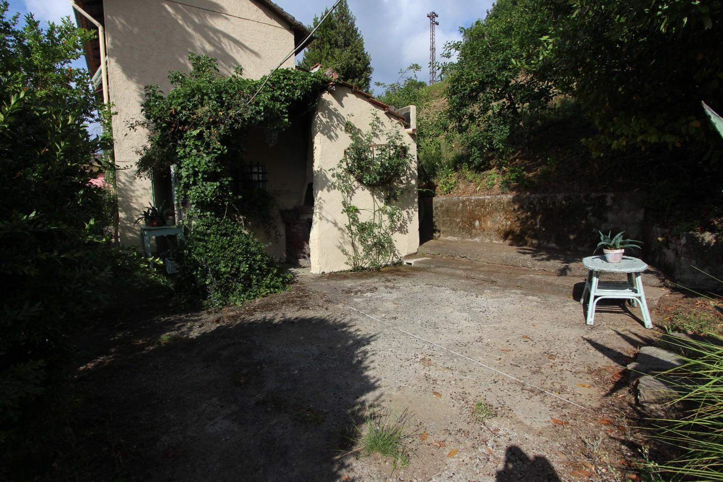 Immagine 5 di Casa indipendente in vendita  a Vezzano Ligure