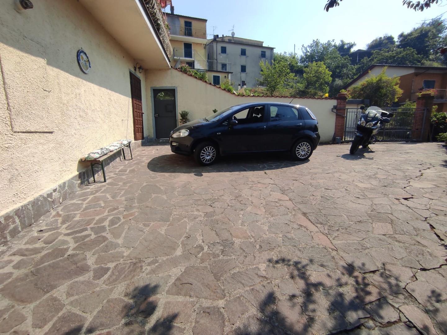 Immagine 16 di Casa semindipendente in vendita  a Fosdinovo