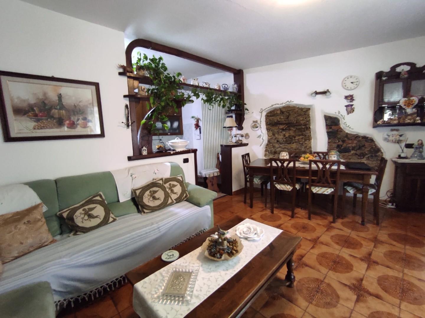 Immagine 24 di Casa semindipendente in vendita  a Fosdinovo