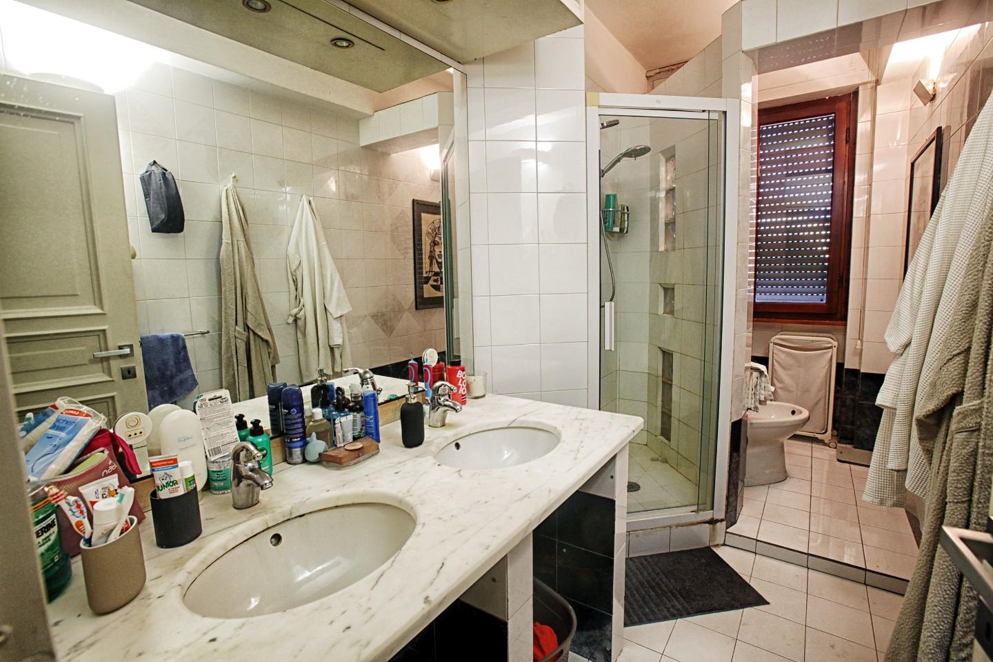 Immagine 11 di Appartamento in vendita  a Pisa