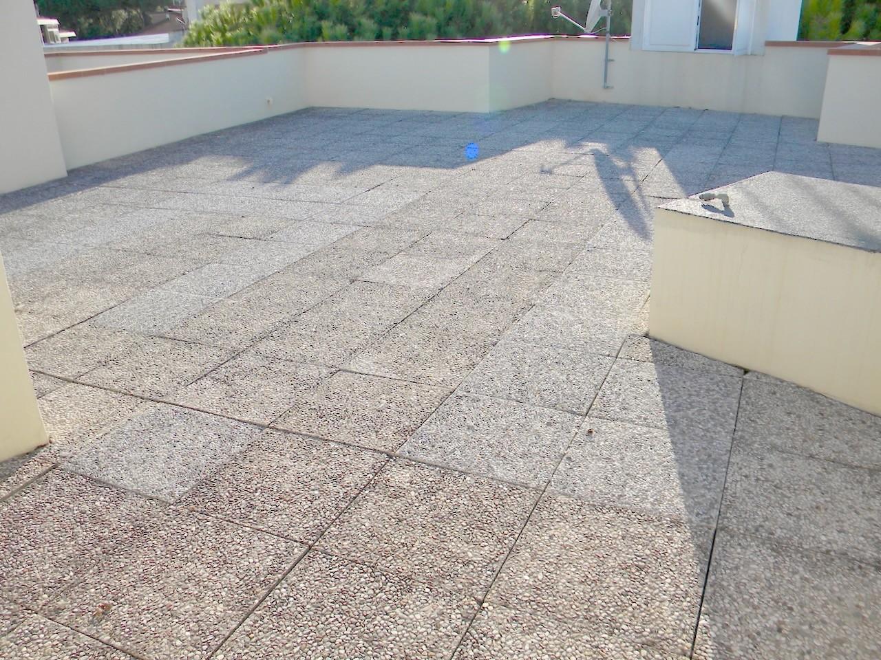 Immagine 14 di Appartamento in vendita  a Pisa