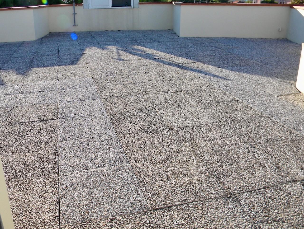 Immagine 13 di Appartamento in vendita  a Pisa