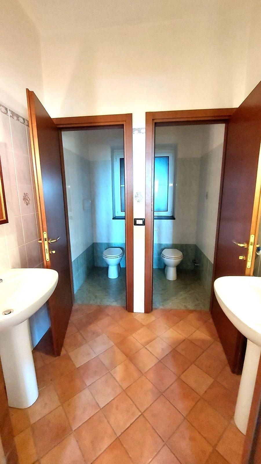 Immagine 37 di Villa in vendita  a Carro