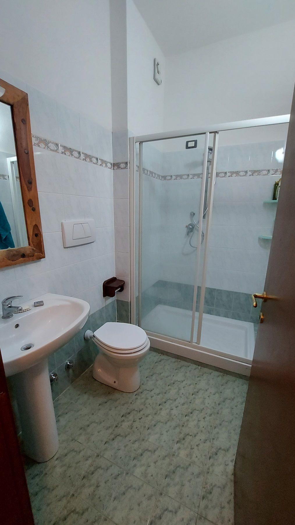 Immagine 38 di Villa in vendita  a Carro