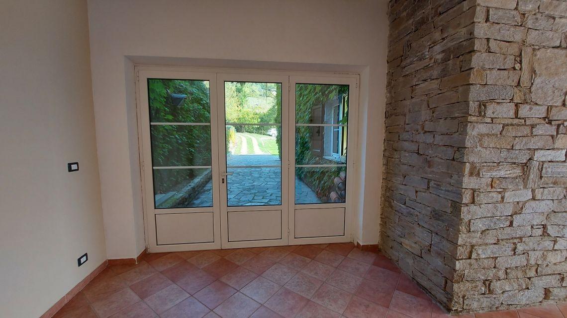 Immagine 21 di Villa in vendita  a Carro