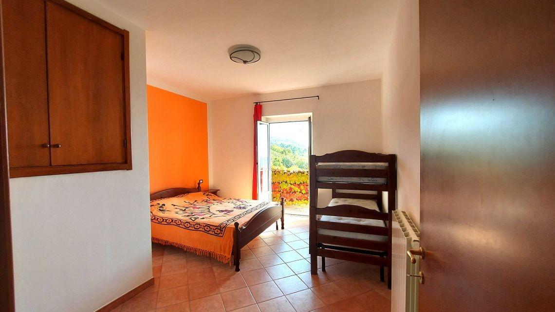 Immagine 24 di Villa in vendita  a Carro