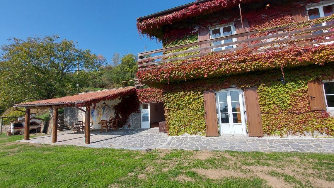 Immagine 6 di Villa in vendita  a Carro