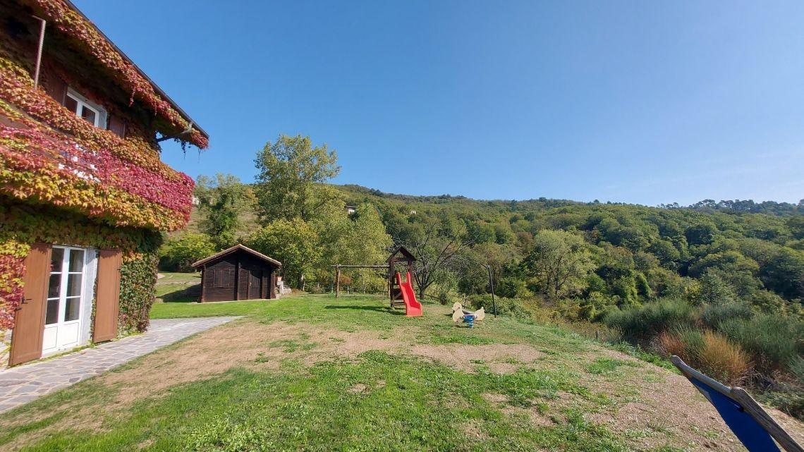 Immagine 50 di Villa in vendita  a Carro