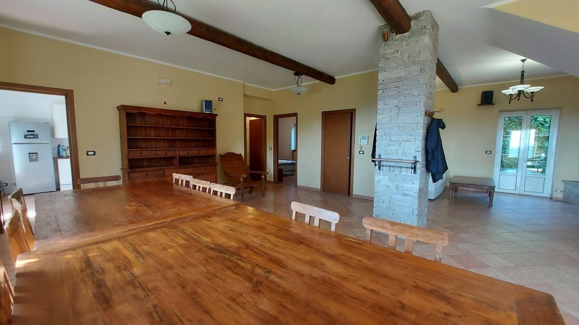 Immagine 14 di Villa in vendita  a Carro