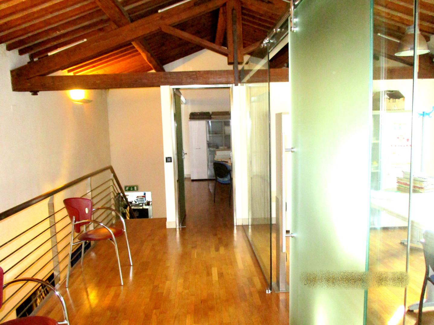 Immagine 3 di Ufficio in vendita  a Pontedera