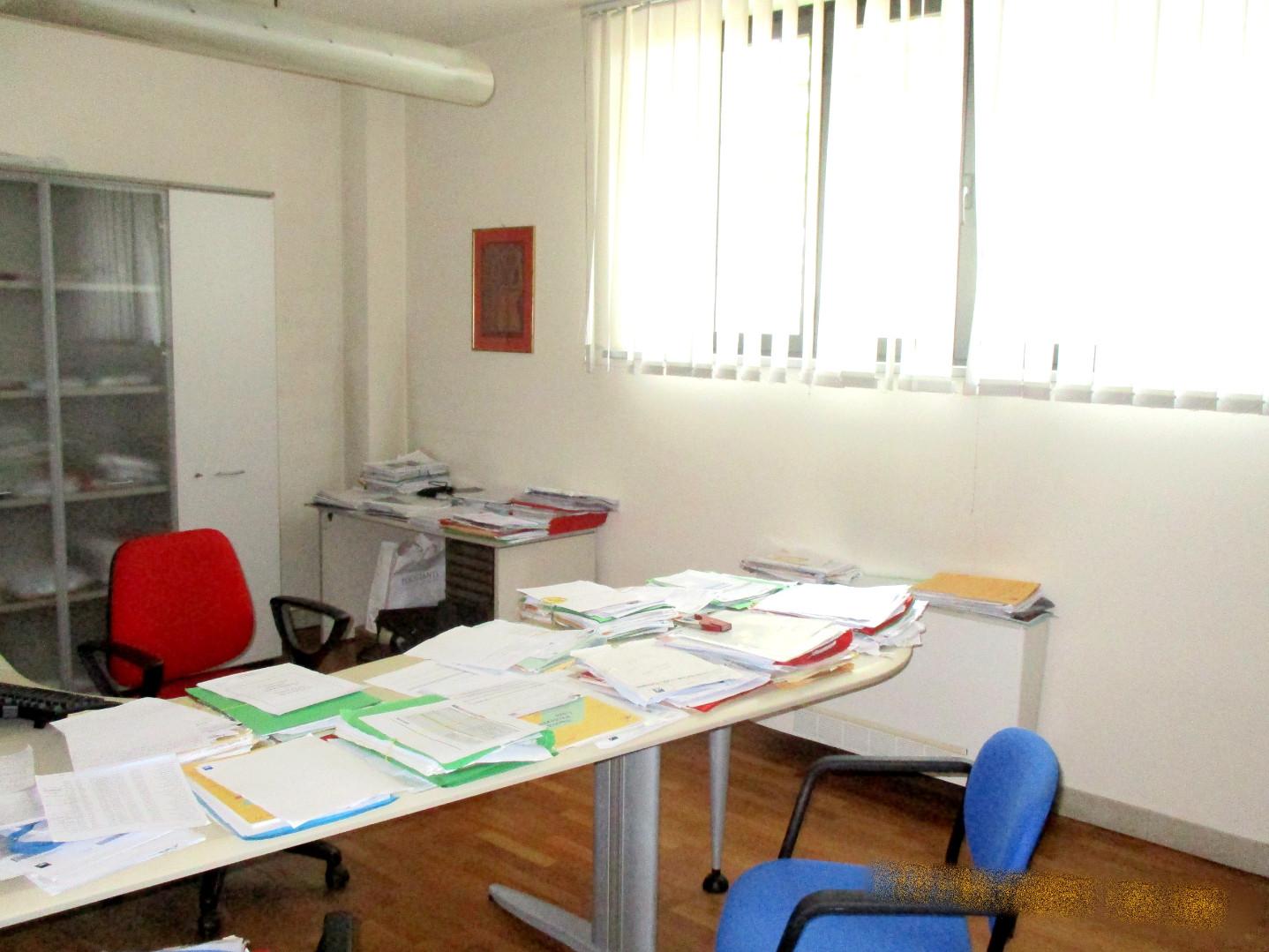 Immagine 7 di Ufficio in vendita  a Pontedera