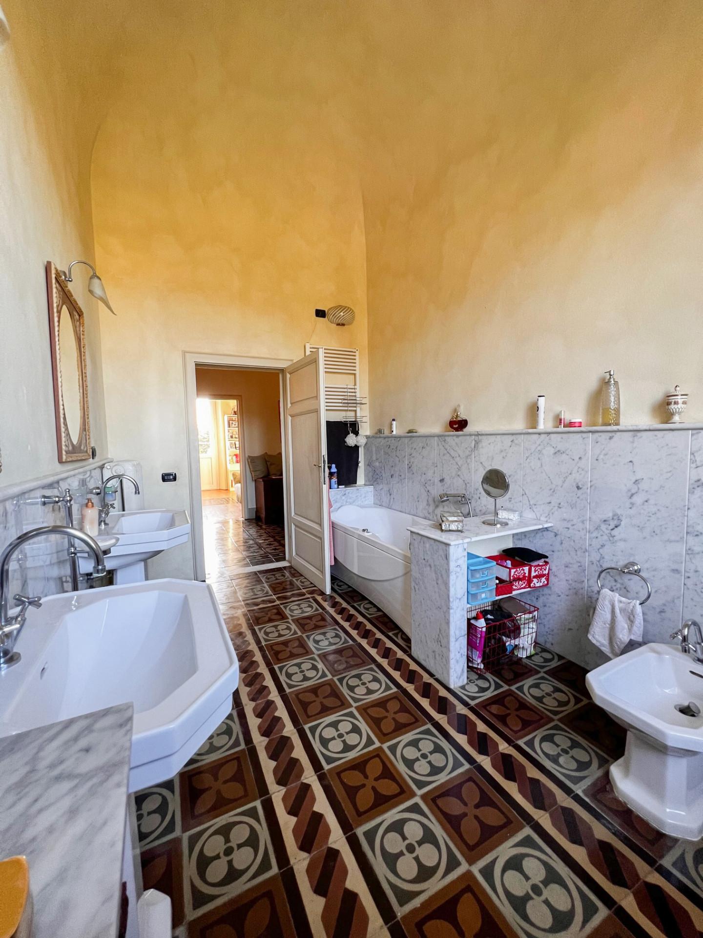 Immagine 36 di Villa in vendita  a San Giuliano Terme