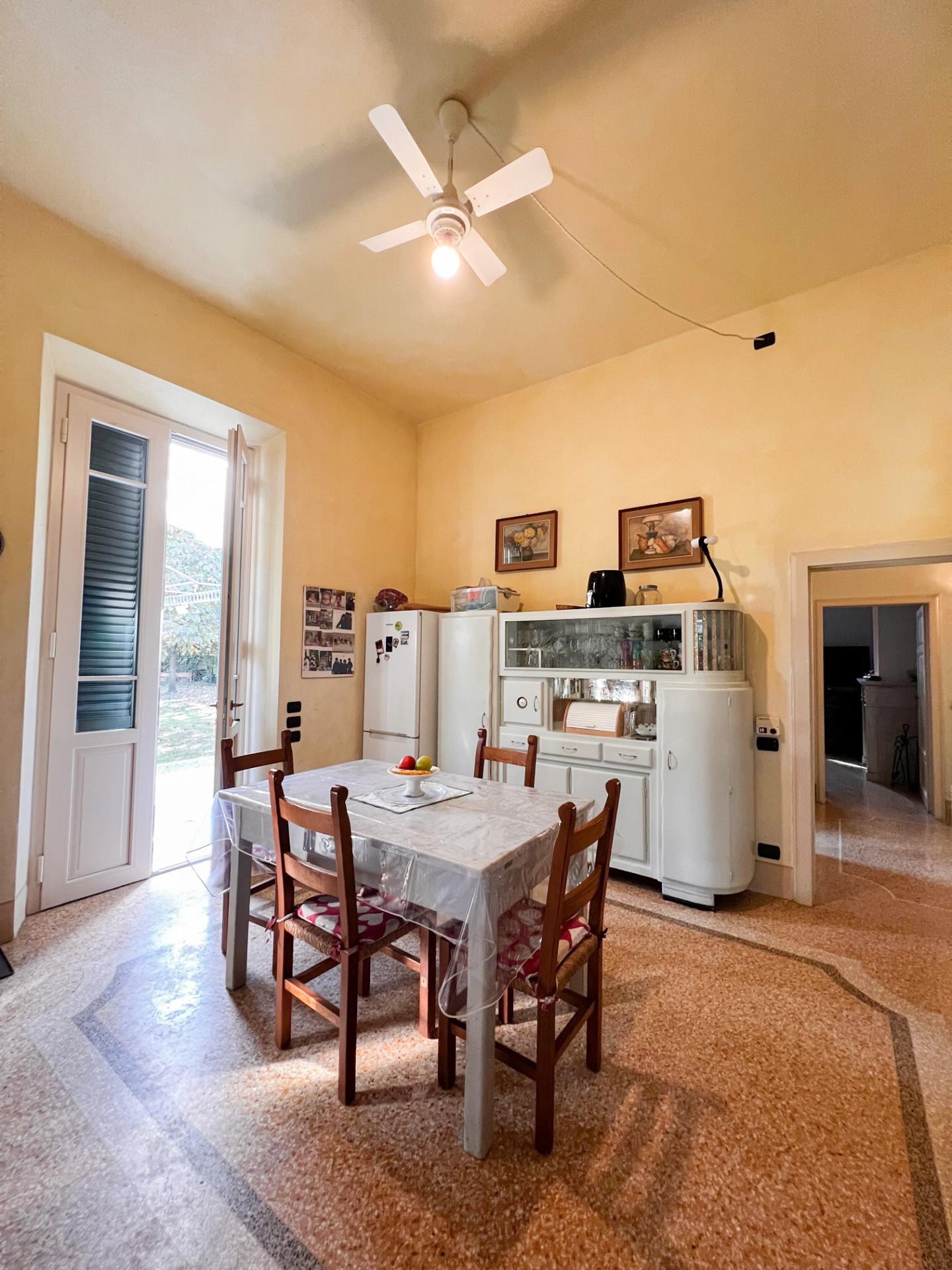 Immagine 21 di Villa in vendita  a San Giuliano Terme