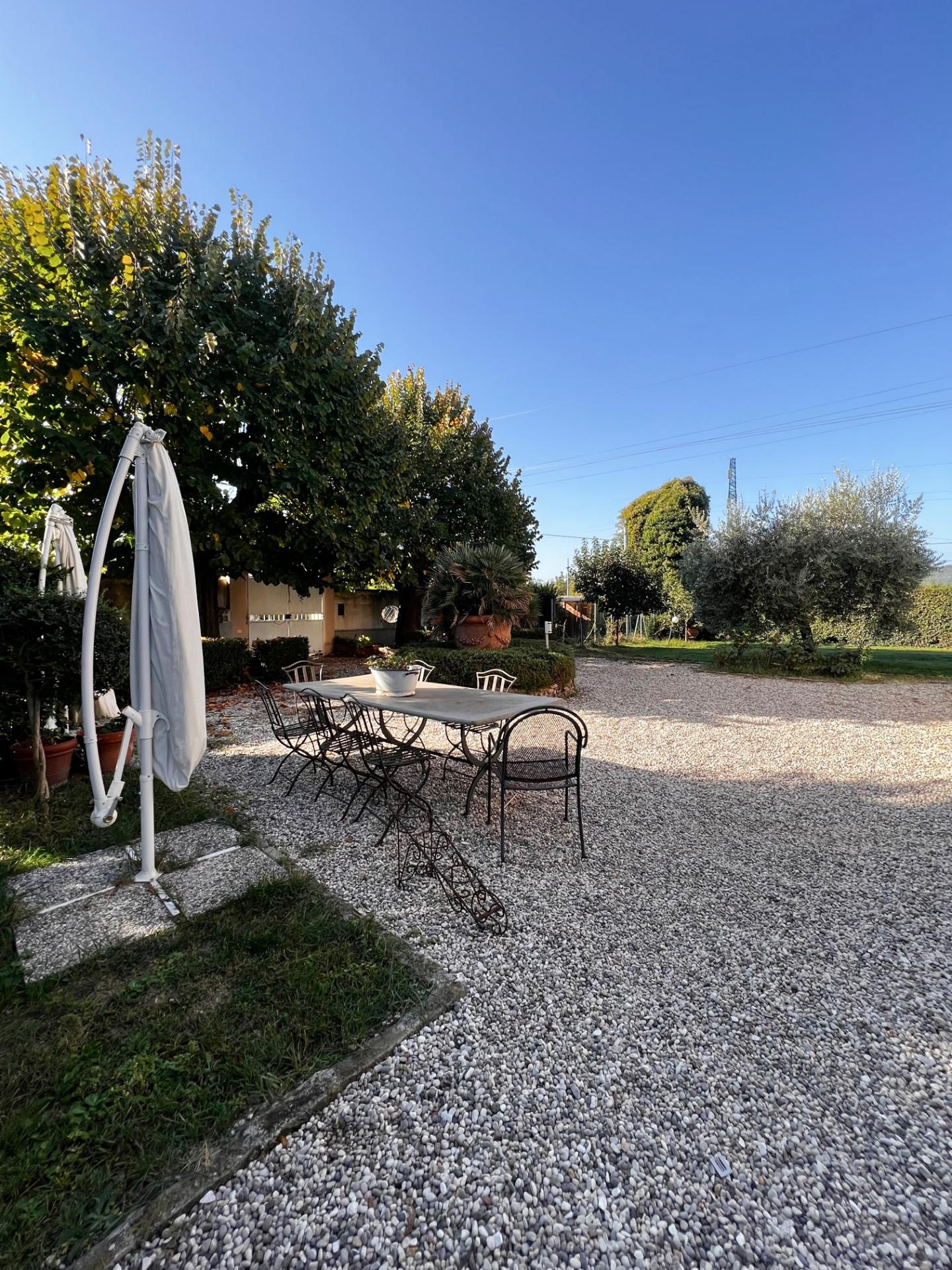 Immagine 7 di Villa in vendita  a San Giuliano Terme