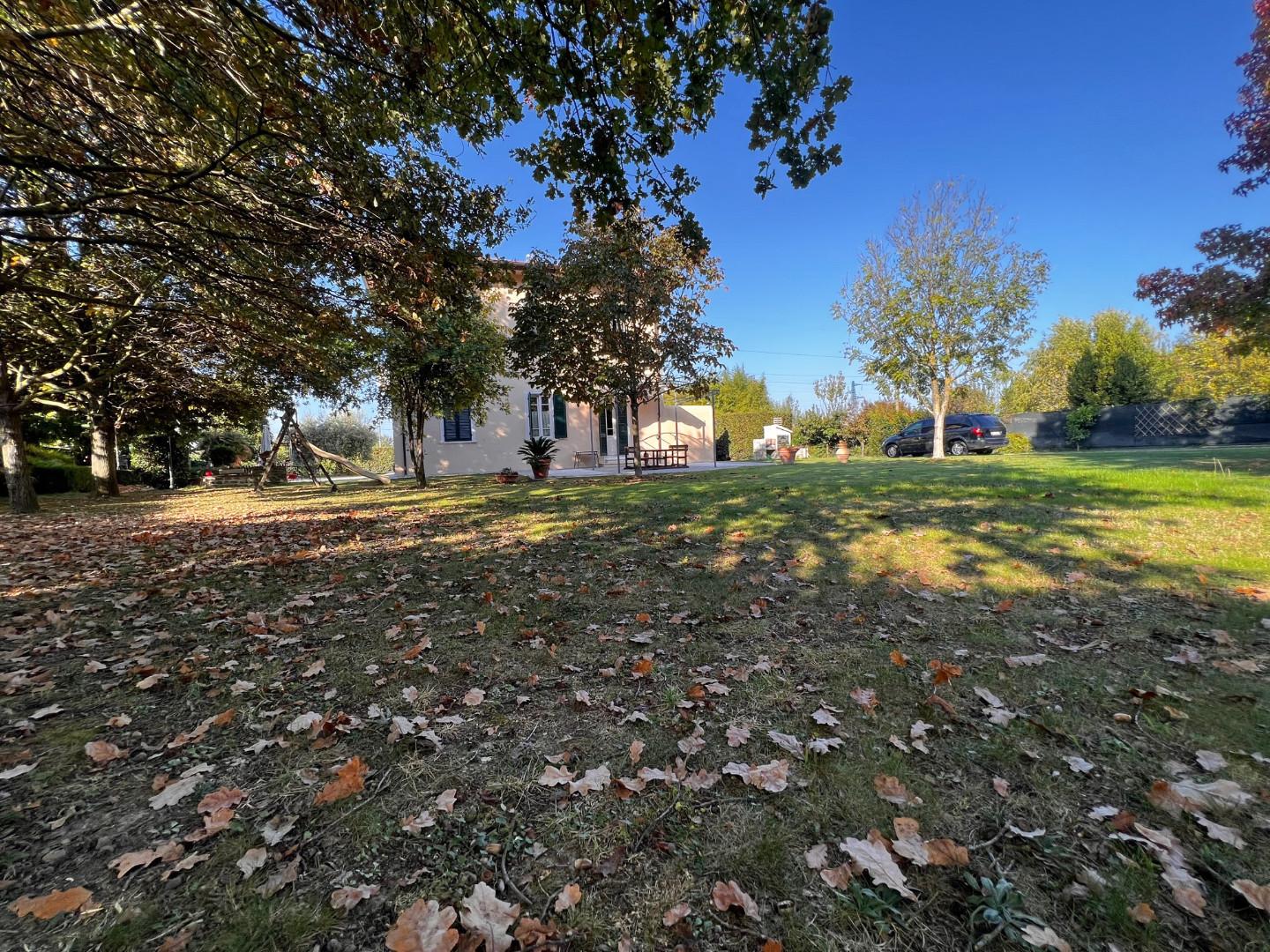 Immagine 5 di Villa in vendita  a San Giuliano Terme