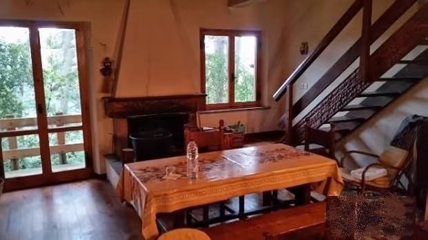 Immagine 2 di Villa in vendita  a San Giuliano Terme