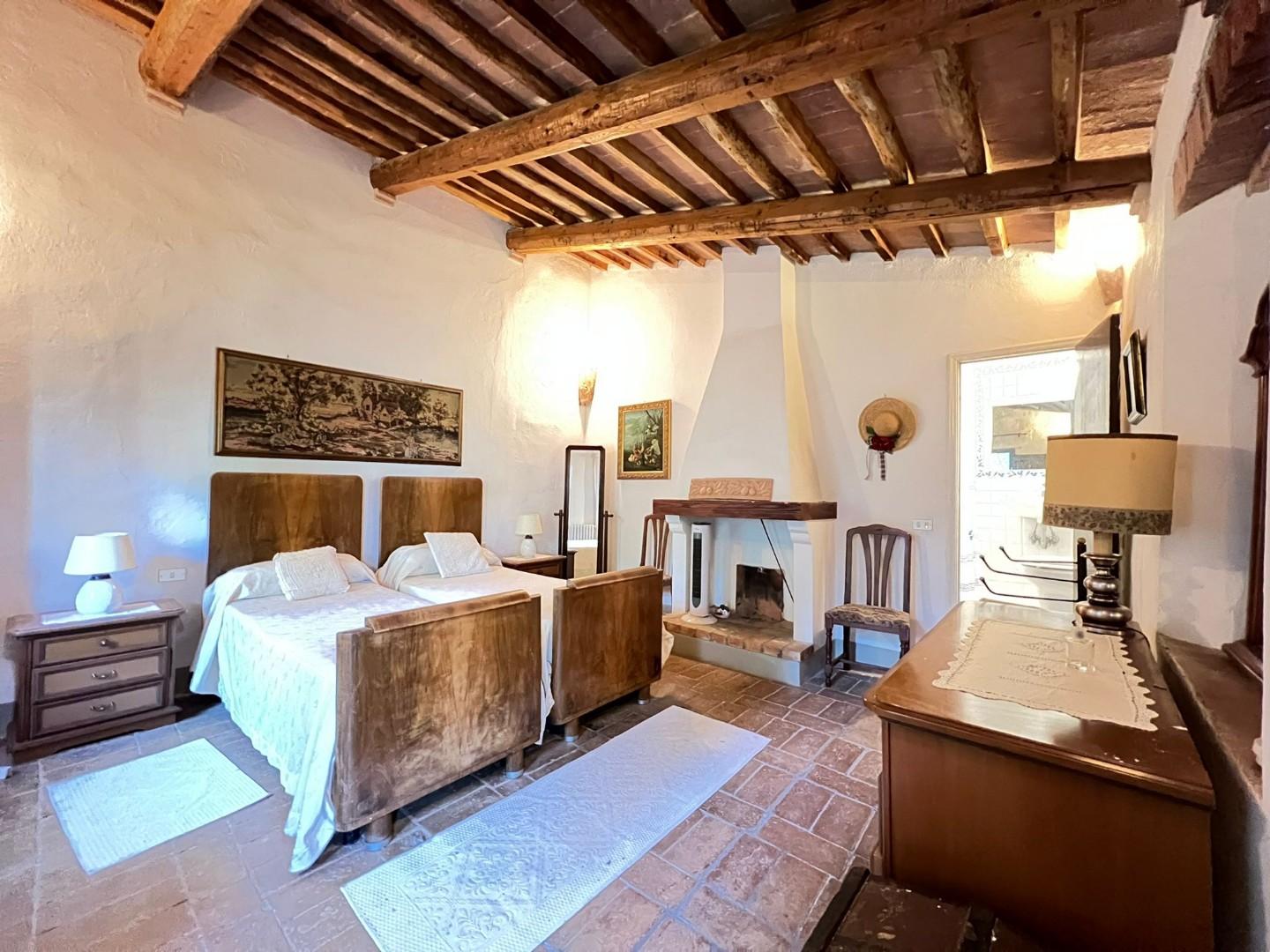 Immagine 21 di Porzione di casa in vendita  a Montespertoli