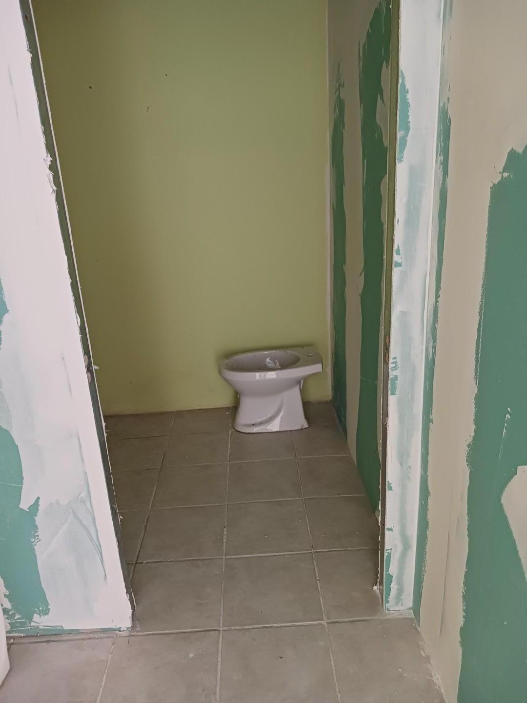 Immagine 4 di Attività artigianale in affitto  a Capannori