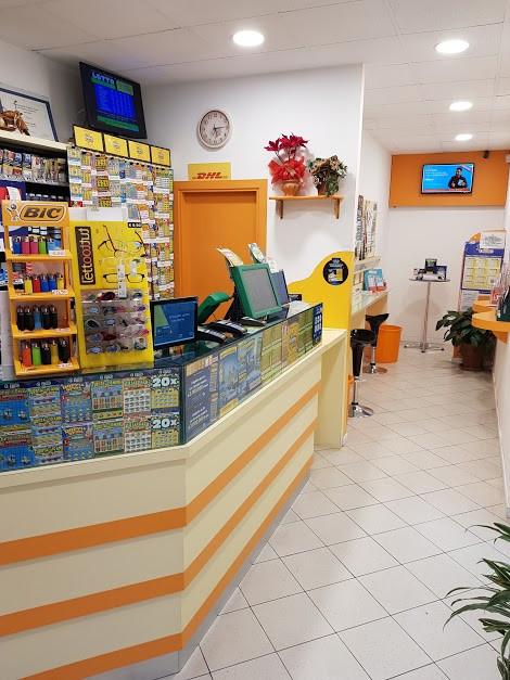 Immagine 1 di Attività commerciale in vendita  a Capannori