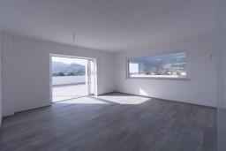 Immagine 35 di Mansarda in vendita  a Massa