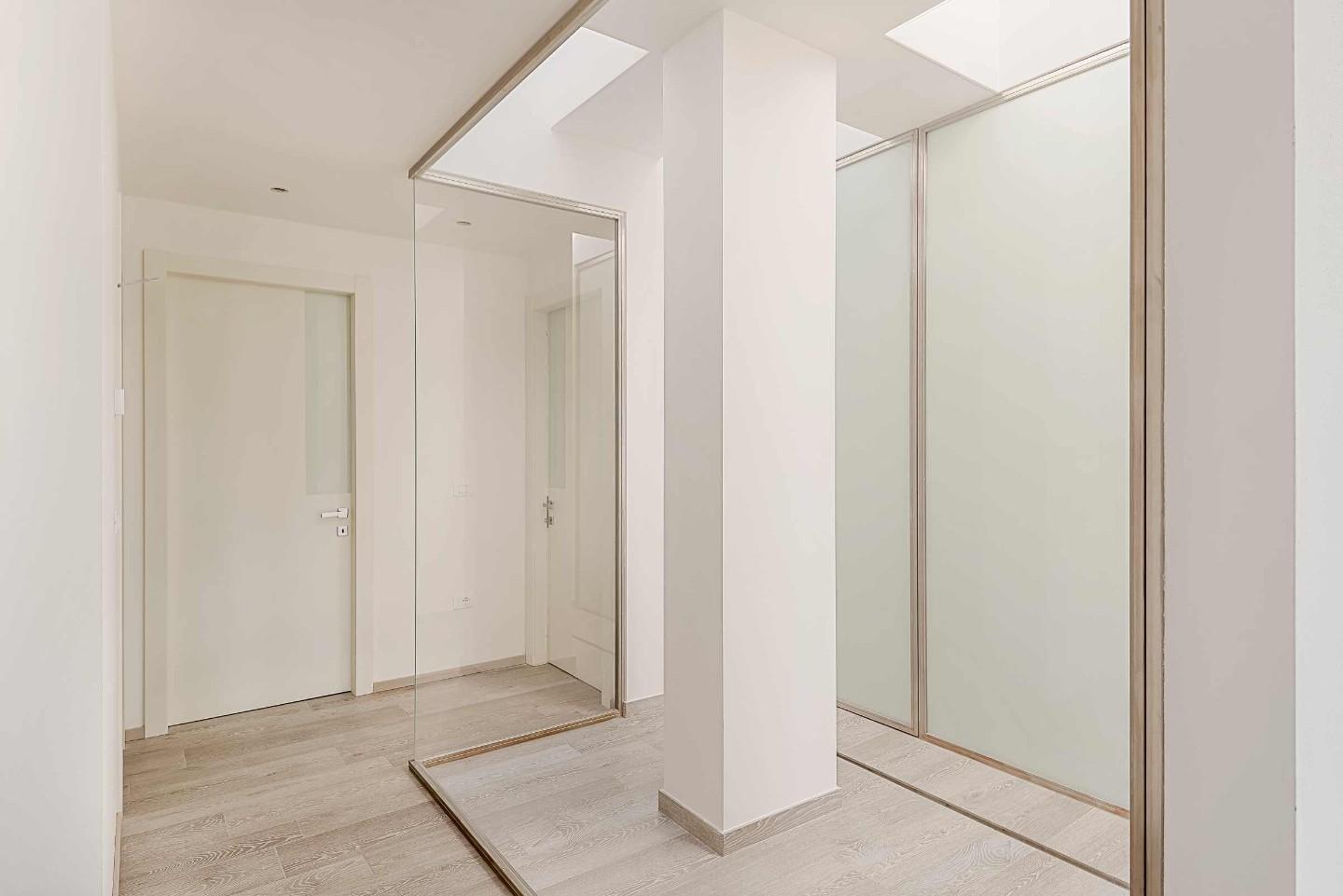 Immagine 13 di Mansarda in vendita  a Massa