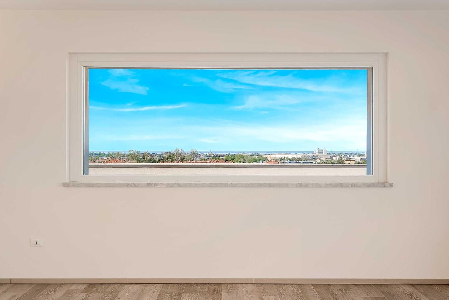 Immagine 11 di Mansarda in vendita  a Massa