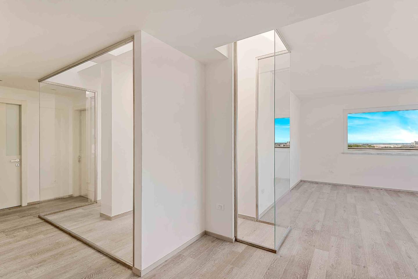 Immagine 12 di Mansarda in vendita  a Massa