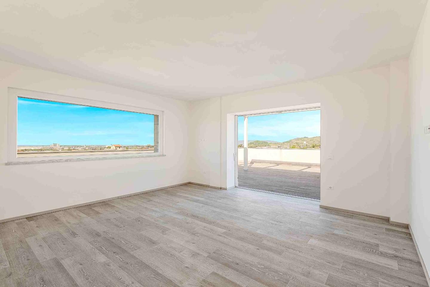 Immagine 7 di Mansarda in vendita  a Massa