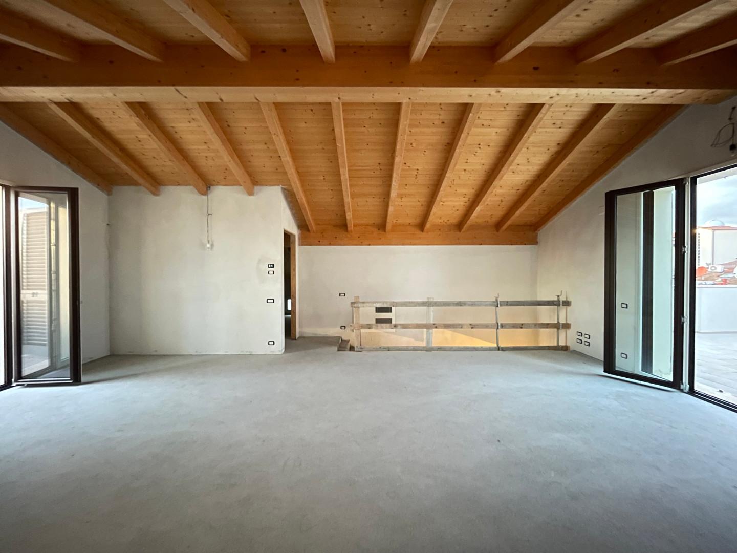 Immagine 9 di Mansarda in vendita  a Empoli