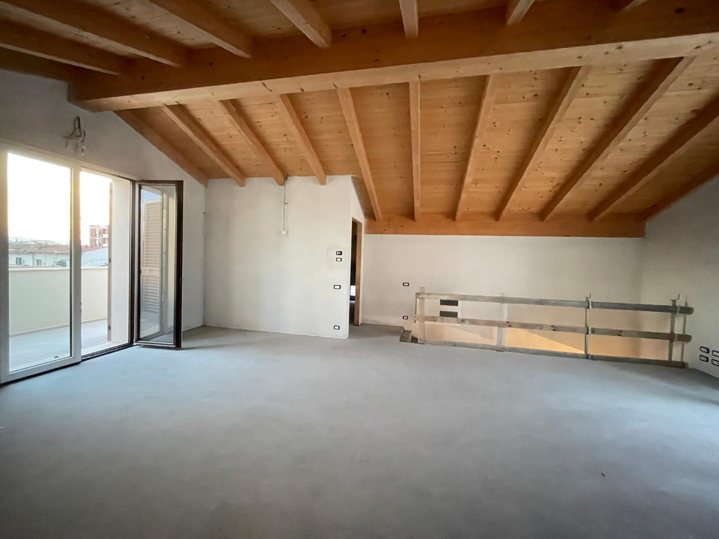 Immagine 8 di Mansarda in vendita  a Empoli