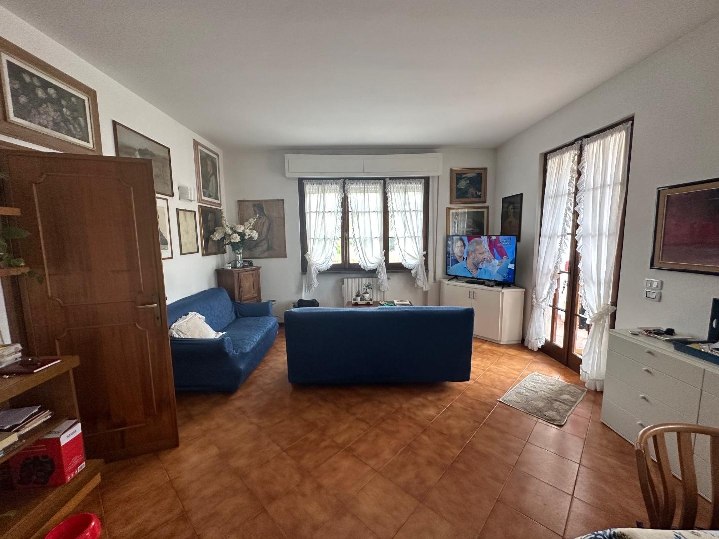 Immagine 12 di Casa indipendente in affitto  a Forte Dei Marmi