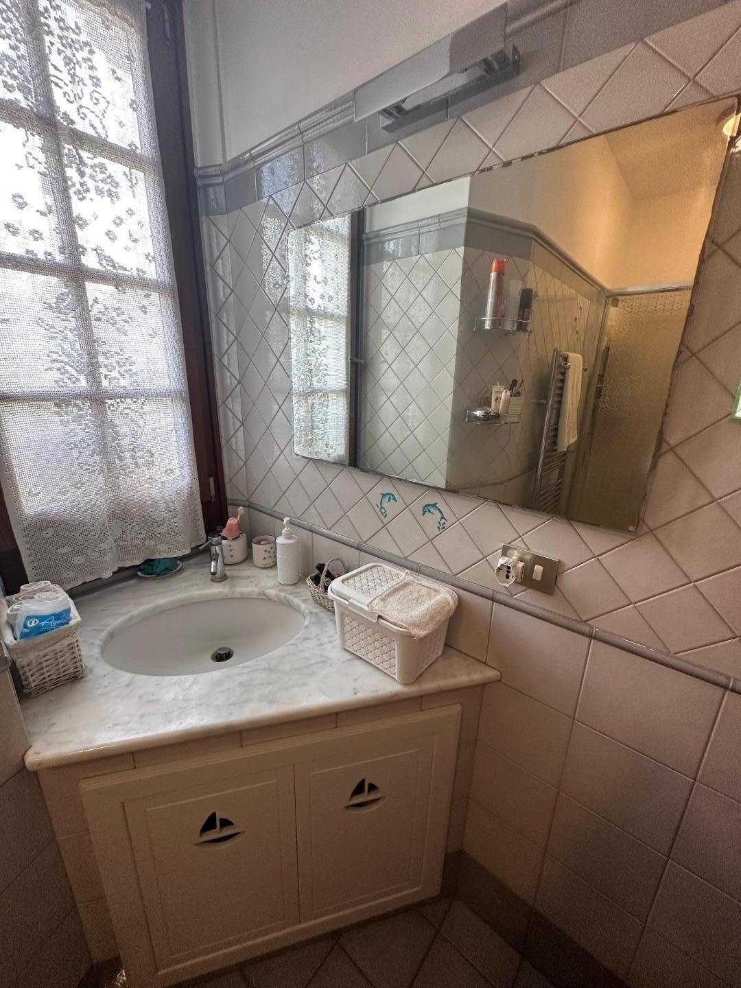 Immagine 32 di Casa indipendente in affitto  a Forte Dei Marmi