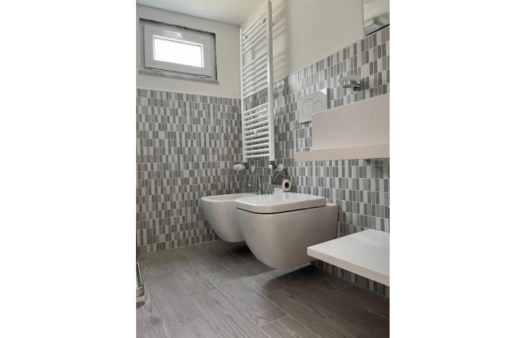 Immagine 6 di Casa semindipendente in vendita  a Massa