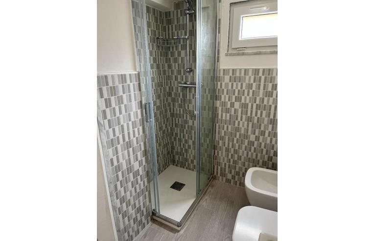 Immagine 5 di Casa semindipendente in vendita  a Massa