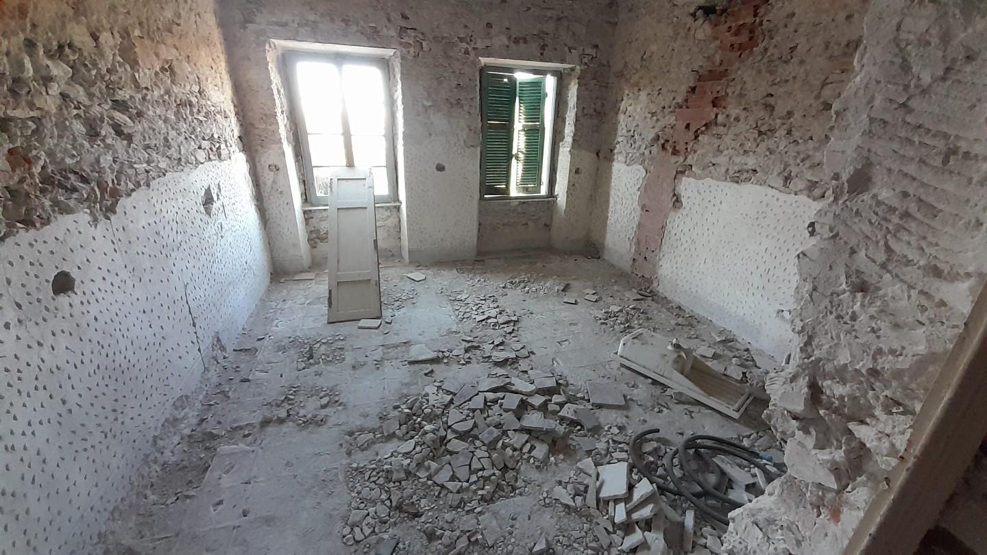 Immagine 9 di Appartamento in vendita  a Massa