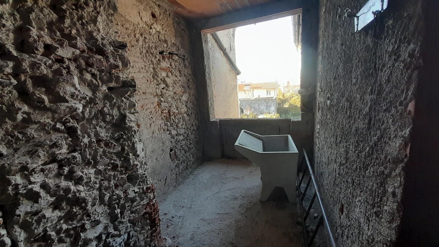 Immagine 10 di Appartamento in vendita  a Massa