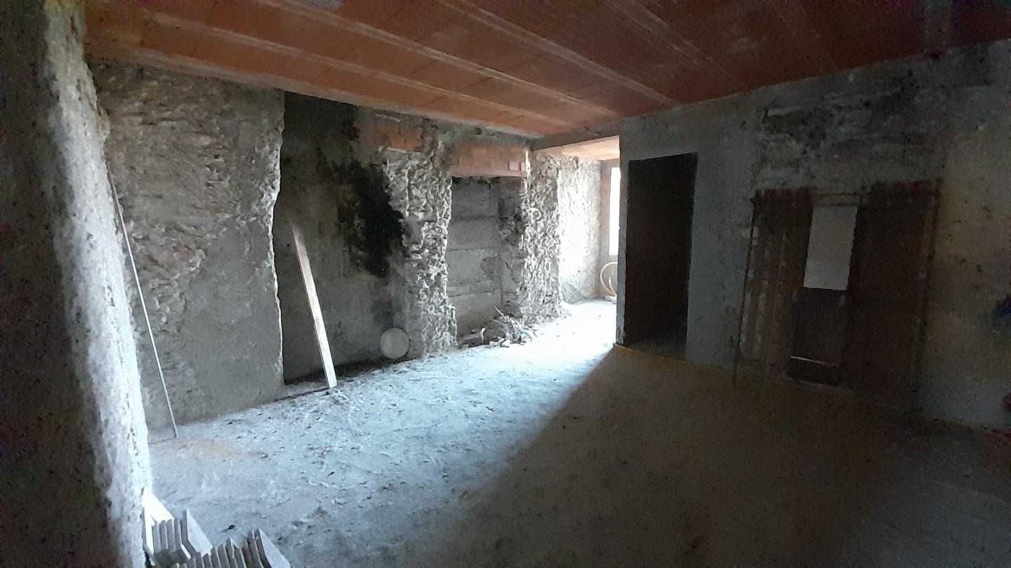 Immagine 7 di Appartamento in vendita  a Massa