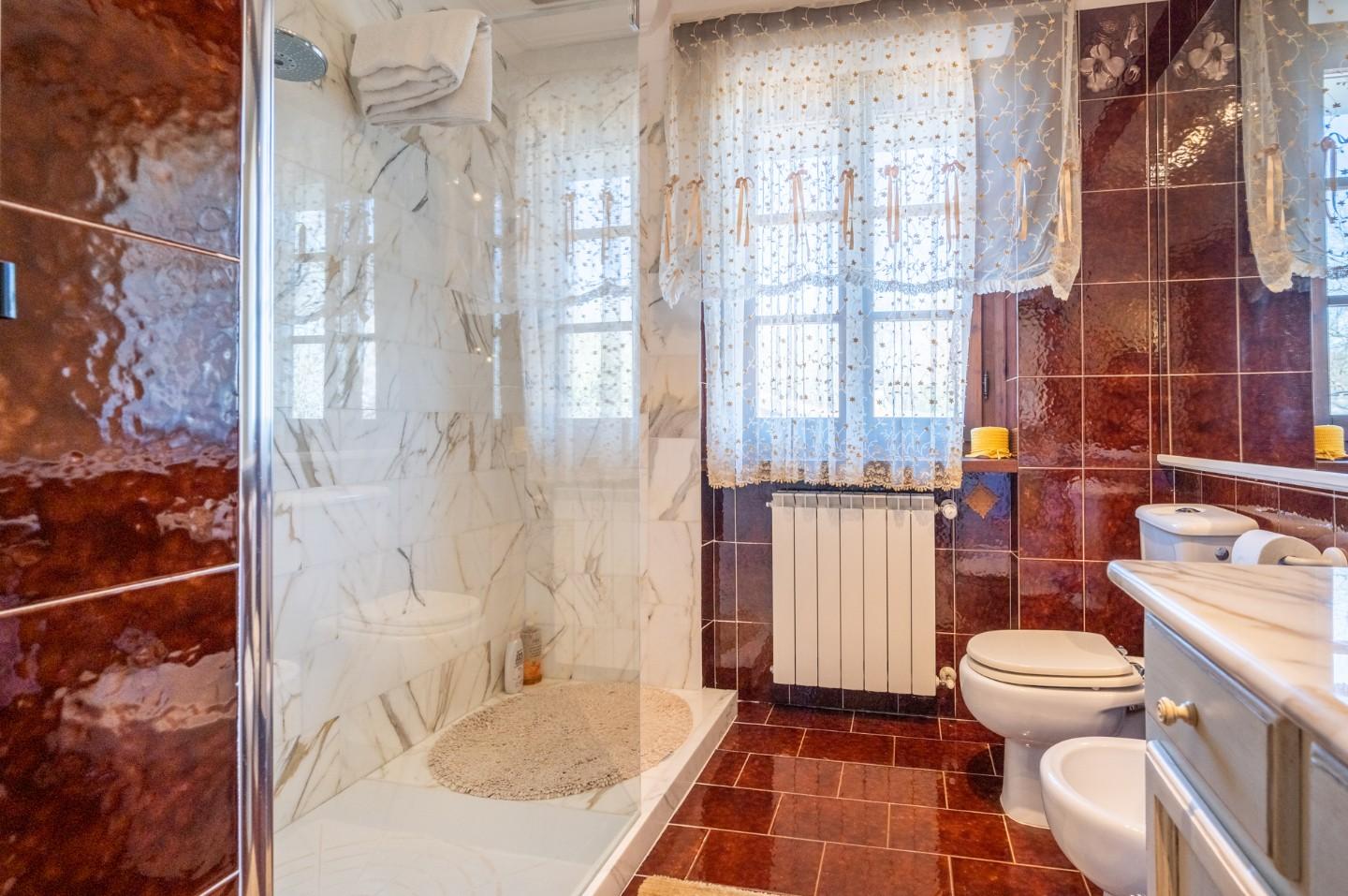 Immagine 34 di Villa in vendita  a Bientina