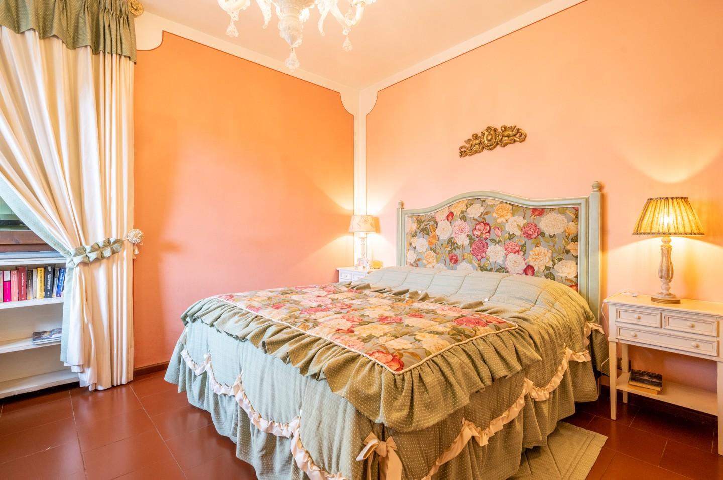 Immagine 27 di Villa in vendita  a Bientina