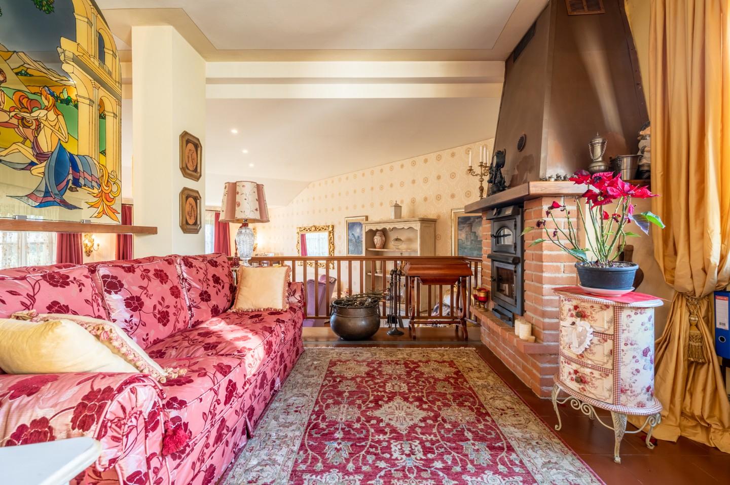 Immagine 19 di Villa in vendita  a Bientina