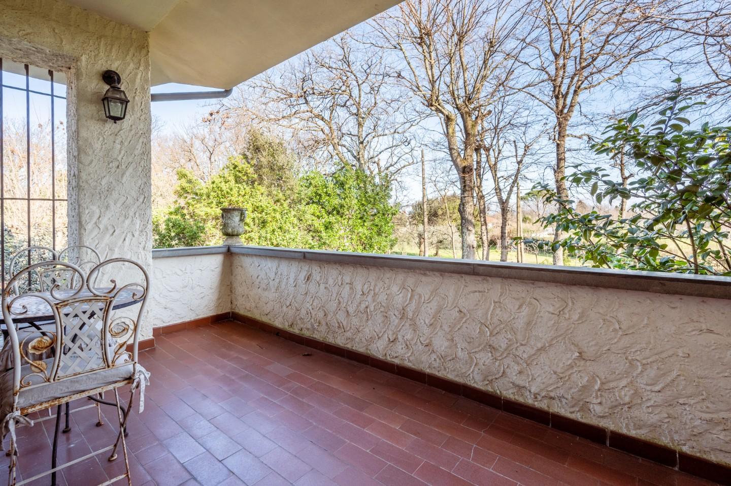 Immagine 38 di Villa in vendita  a Bientina