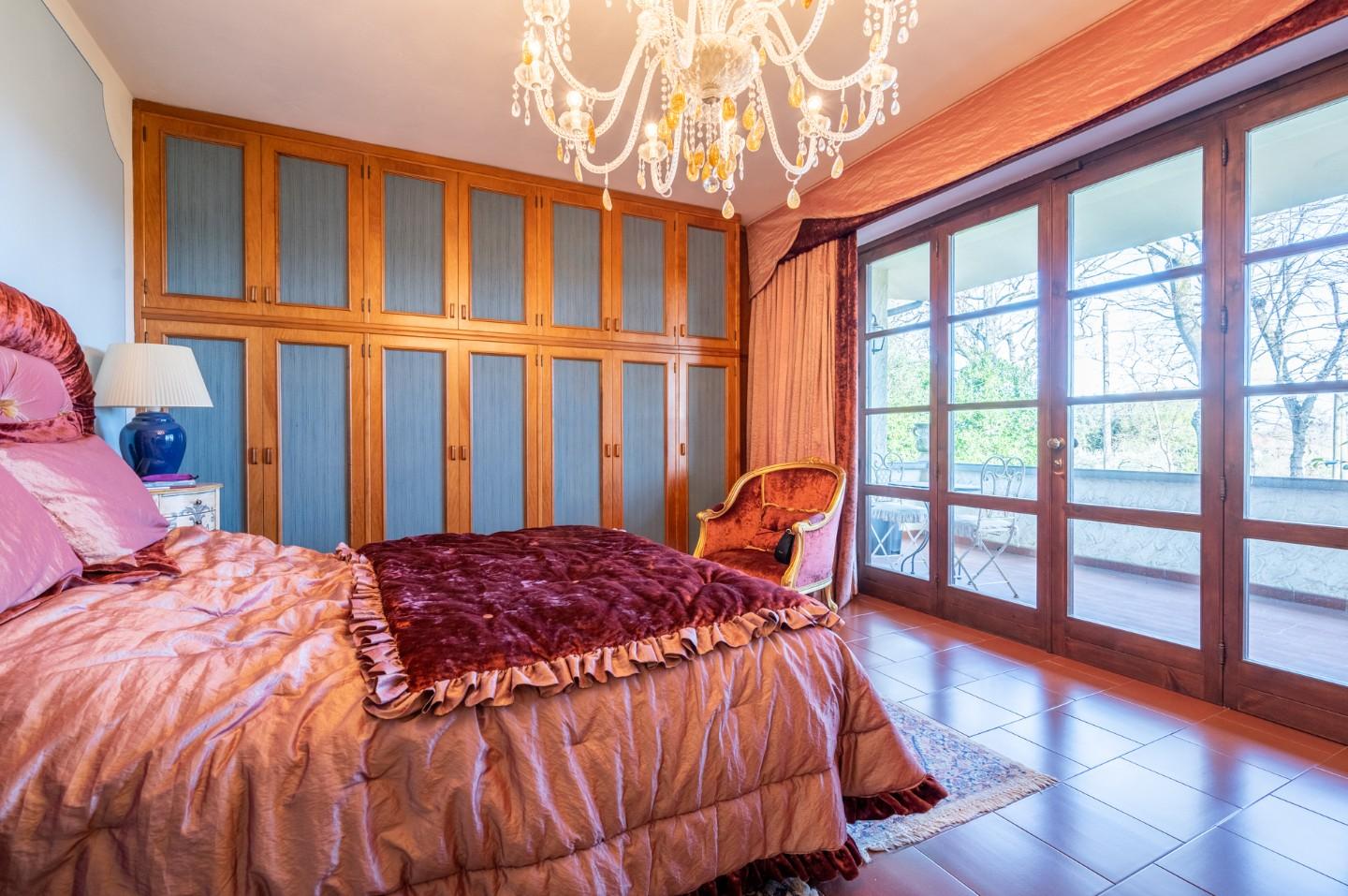 Immagine 36 di Villa in vendita  a Bientina