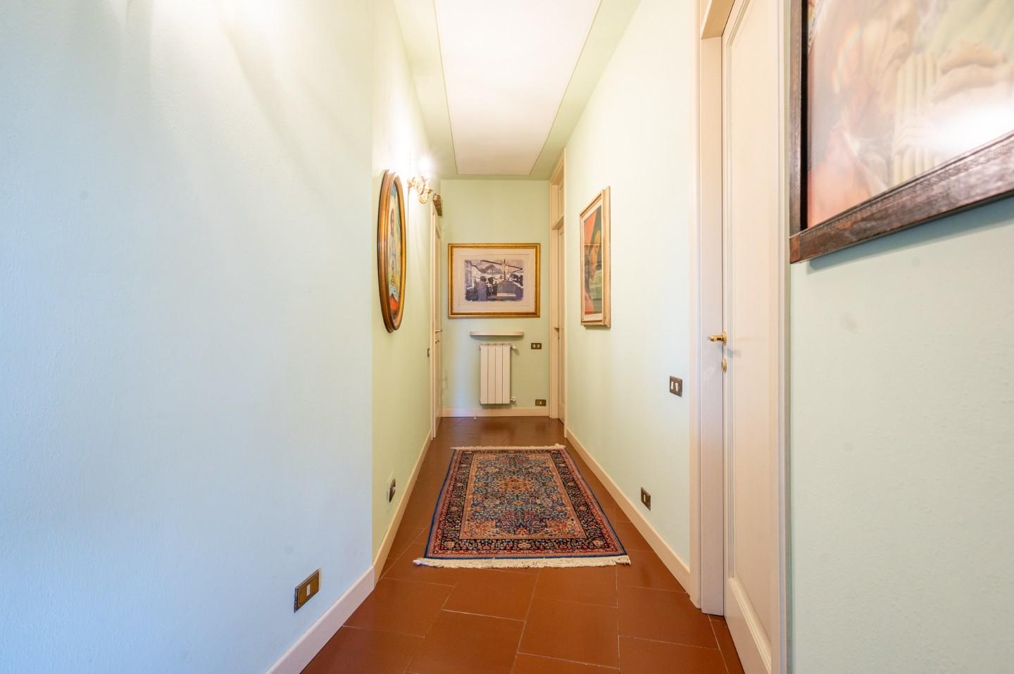 Immagine 39 di Villa in vendita  a Bientina