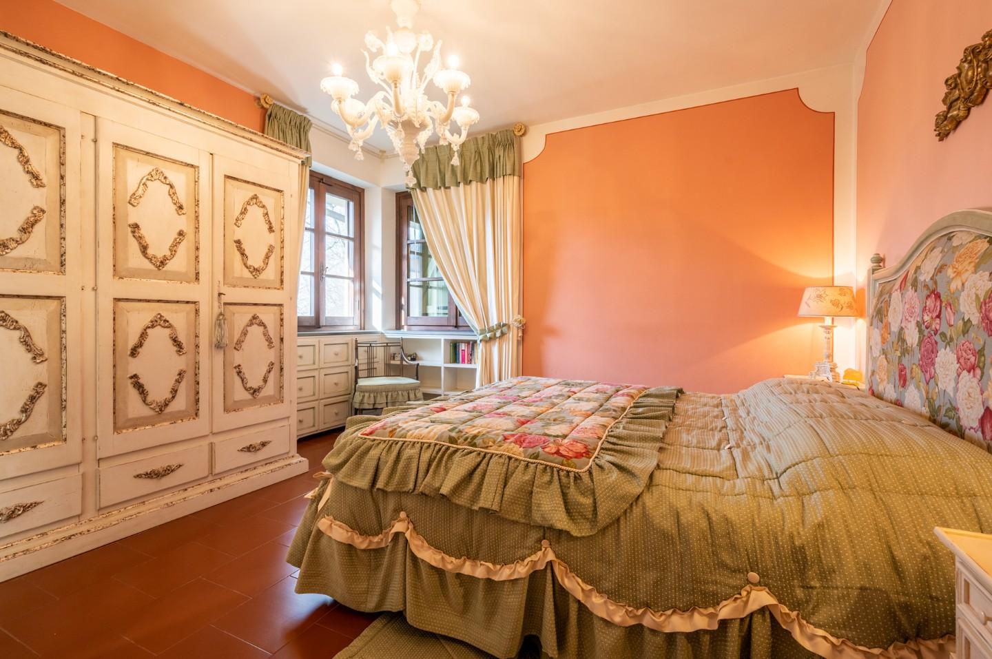 Immagine 26 di Villa in vendita  a Bientina